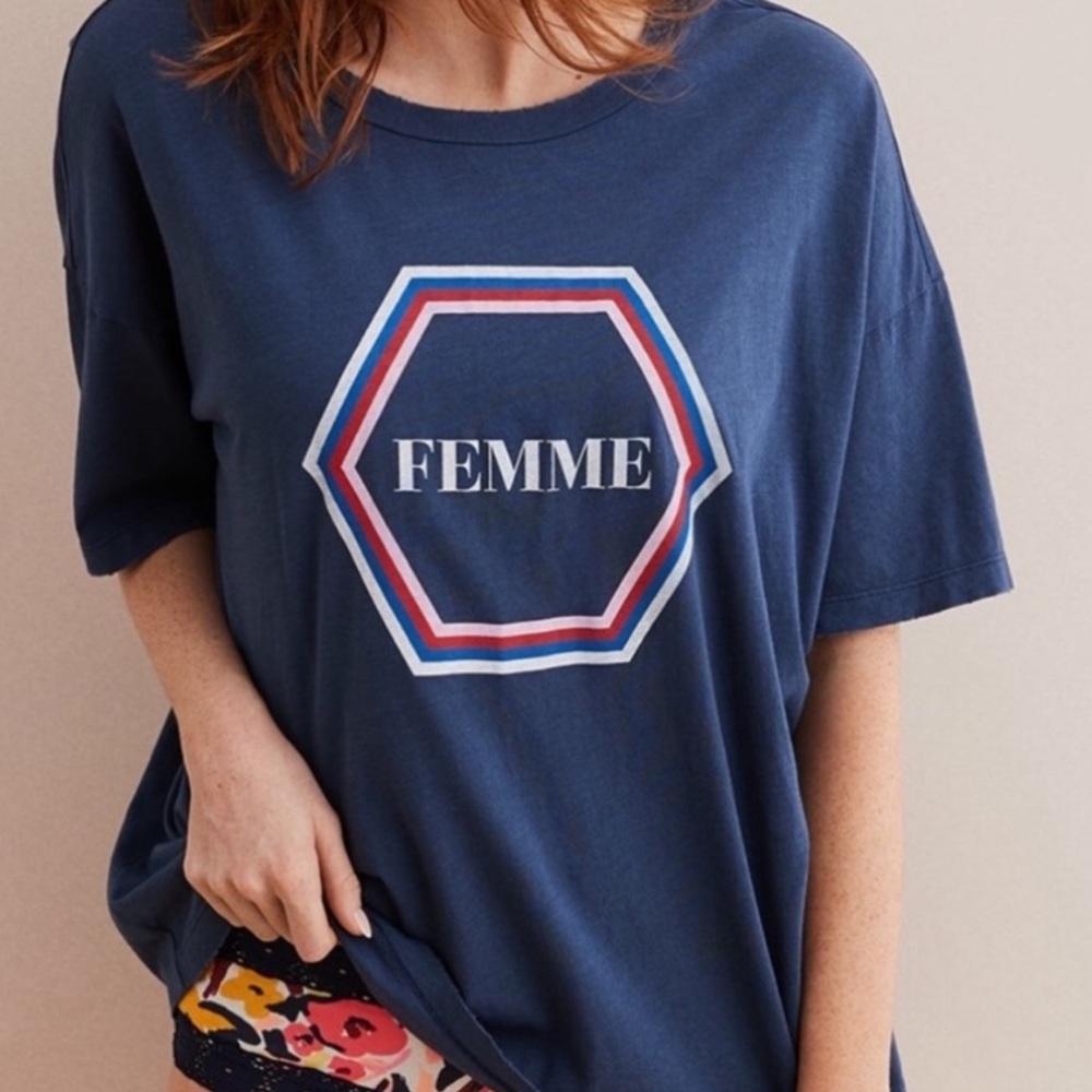 AERIE real soft oversized distressed femme tee